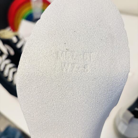 Nike Shoes Womens 7 Triple White Air Vapormax Flyknit Running Athletic Sneakers - Picture 9 of 9